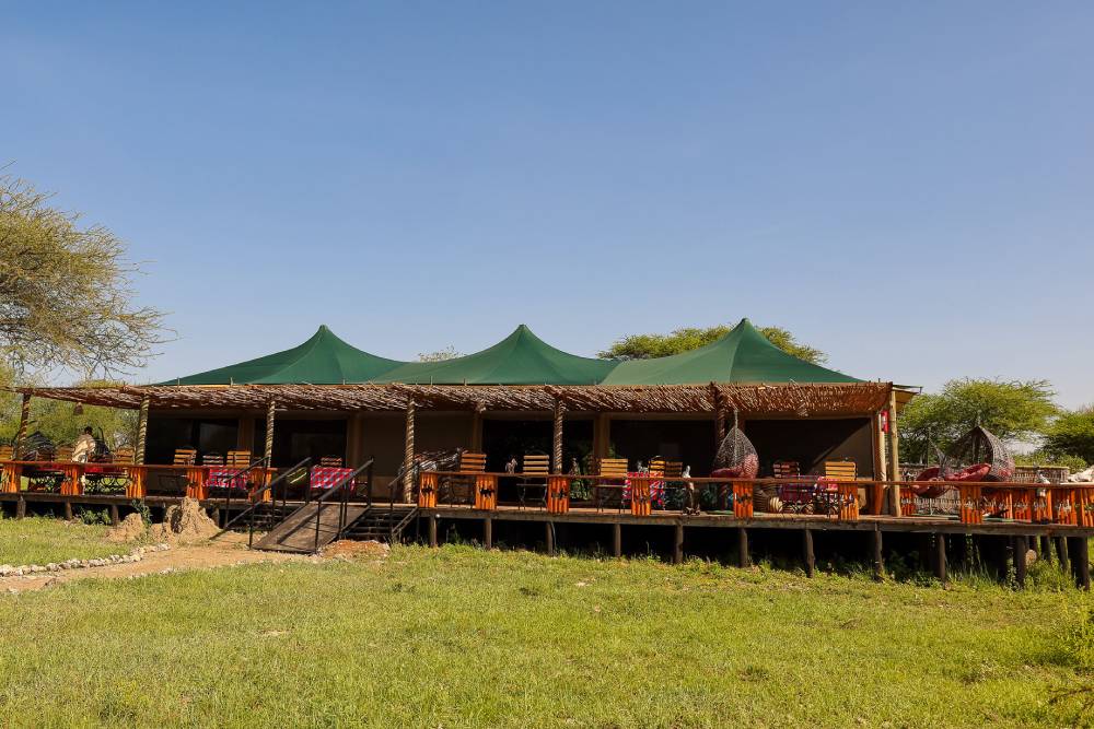 serengeti-sound-of-nature-dinning-area